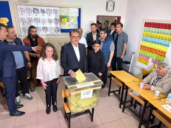 Enerji ve Tabii Kaynaklar Bakanı Fatih Dönmez'den seçim açıklaması