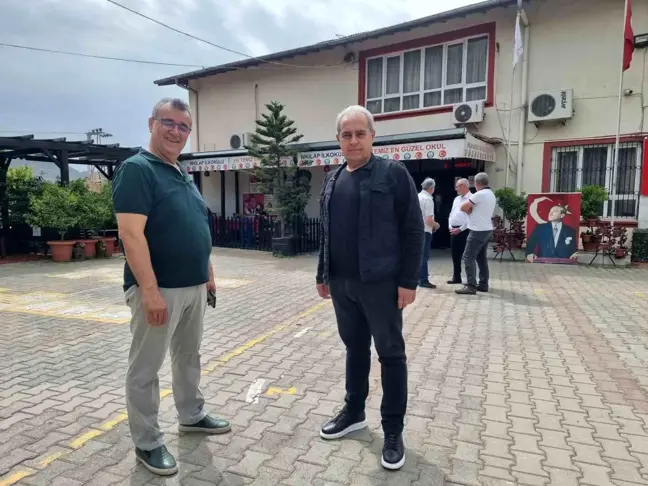 Kozan'da tarihi okulda oy kullanma heyecanı