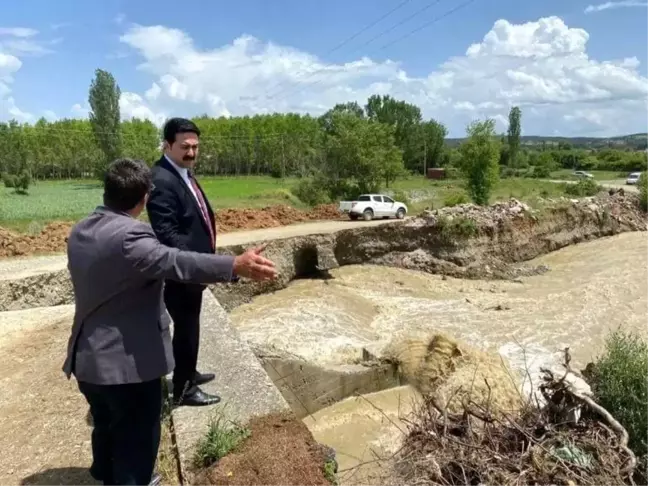Kastamonu'da Kuvvetli Sağanak Sele Sebep Oldu, Köy Yolu ve Köprü Yıkıldı