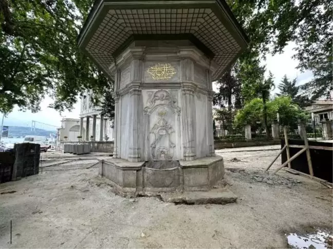 İstanbul'da Tarihi Emirgan Çeşmesi kepçe ile zarar gördü