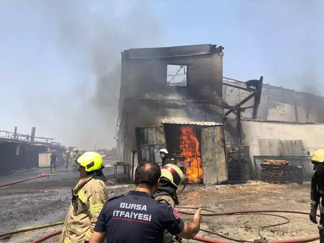 Bursa'da Fabrikada Yangın Çıktı