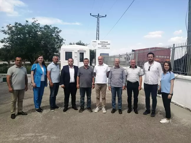 İYİ Parti Edirne Milletvekili Mehmet Akalın, su baskınlarından zarar gören köyleri ziyaret etti