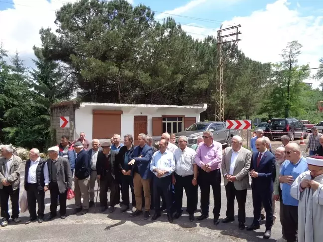 Ordu'da trafik kazalarının meydana geldiği yolda yapılan çalışmalar nedeniyle hayatını kaybedenler için kurban kesildi