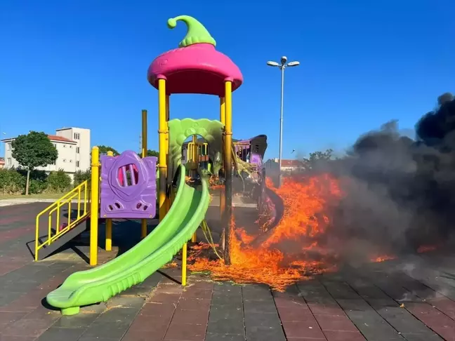Çorlu'da Parkta Yangın Çıktı