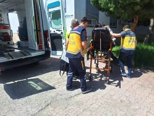 Sivas'ta Otomobil Kazası: 4'ü Çocuk 9 Kişi Yaralandı