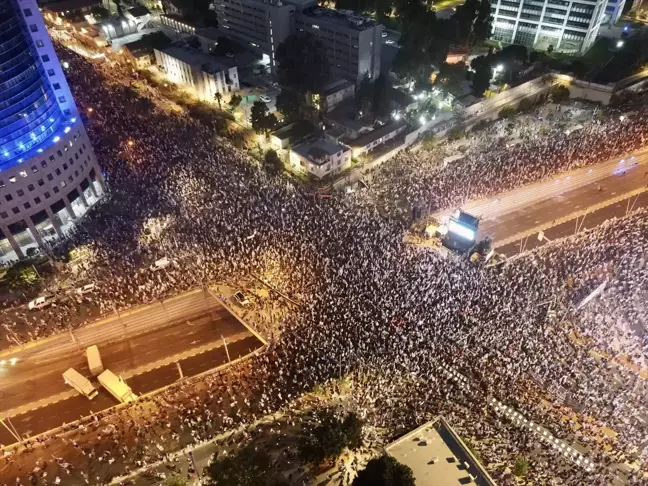 İsrailliler, Netanyahu'nun yargı düzenlemesine karşı protestolarını sürdürüyor