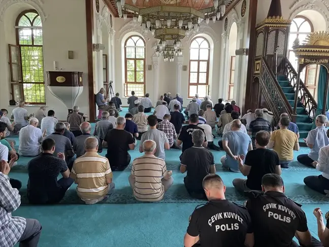 Tekirdağ'da 15 Temmuz Demokrasi ve Milli Birlik Günü'nde Şehitler İçin Mevlit Okundu