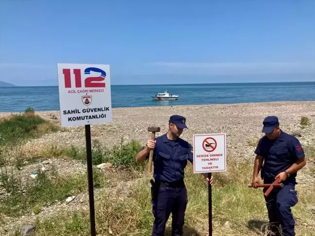 Trabzon'da Sahil Güvenlik Boğulma Vakalarını Önlemek İçin Uyarıcı Levhalar Koydu