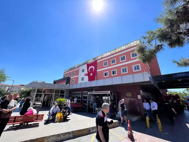 Bakırköy Dr. Sadi Konuk Eğitim ve Araştırma Hastanesi'nde çıkan yangın söndürüldü