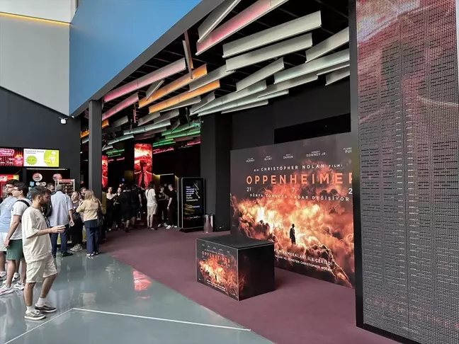 Julius Robert Oppenheimer'ın hayatını anlatan Oppenheimer filmi basın gösteriminde