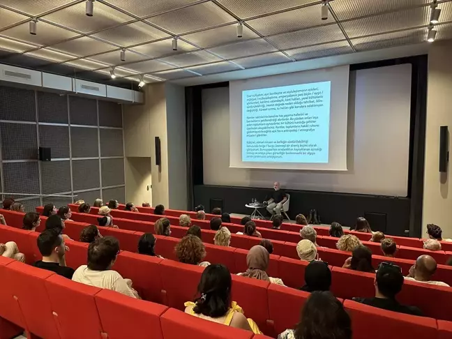 İstanbul Modern'de Sanatçı Buluşmaları Başladı