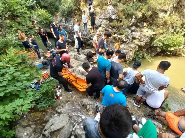 İzmit'te Gölette Boğulan 15 Yaşındaki Çocuk Hayatını Kaybetti