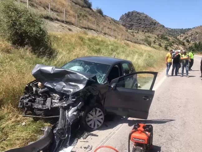 Amasya'da Otomobil Çarpışması: 1 Ölü, 5 Yaralı