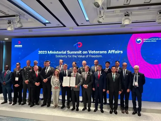 Aile ve Sosyal Hizmetler Bakan Yardımcısı Zafer Tarıkdaroğlu, Busan Türk Şehitliği'ni ziyaret etti