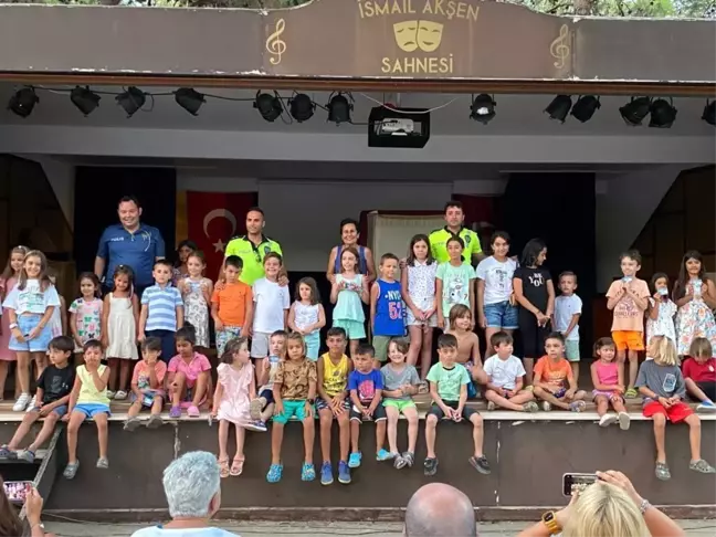 Muğla'da 150 Çocuğa Hacivat ve Karagöz ile Trafik Eğitimi Verildi