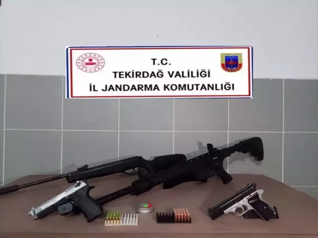 Tekirdağ'da 3 Ruhsatsız Tabanca ve 2 Tüfek Ele Geçirildi