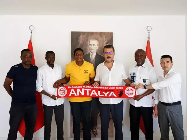 Antalyaspor'un Fildişi Sahili'nden gelen konukları tesislerini ziyaret etti