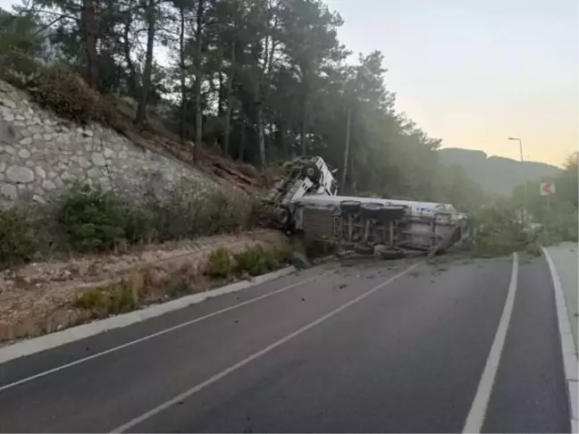 Muğla'da Sıvılaştırılmış Doğal Gaz Taşıyan Tanker Yoldan Çıktı