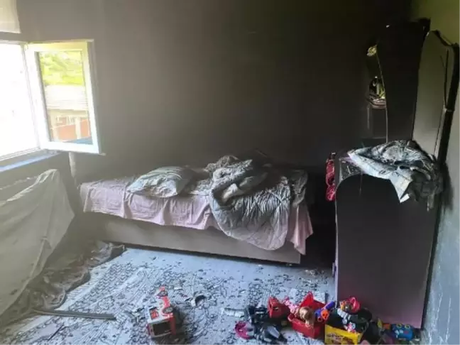 Zonguldak'ta 3 Katlı Binada Yangın Çıktı