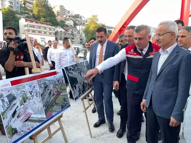 Ulaştırma Bakanı Zonguldak'ta İncelemelerde Bulundu