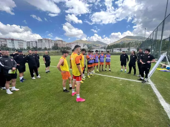 UEFA B Antrenör Eğitim Programı'nın ikinci aşaması Erzurum'da başladı