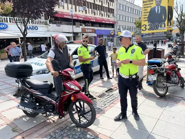 Edirne'de Saraçlar Caddesi'nde trafik denetimi yapıldı