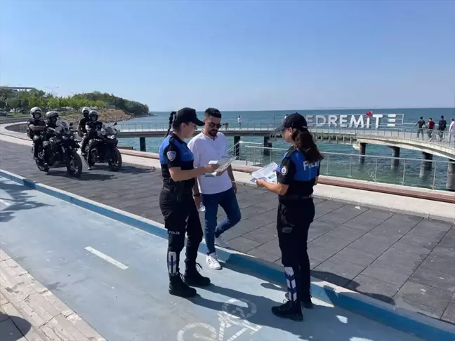 Van'da Deniz Polisi Ekipleri Boğulma Vakalarını Önlemek İçin Bilgilendirme Yapıyor