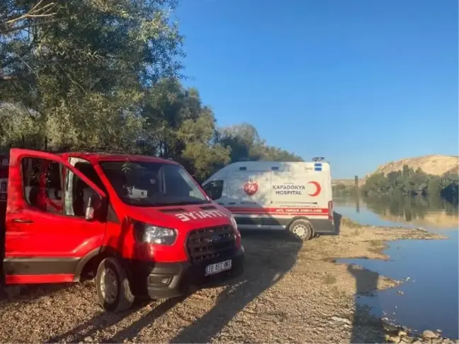 SERİNLEMEK İÇİN KIZILIRMAK'A GİREN YABANCI UYRUKLU KİŞİ KAYBOLDU