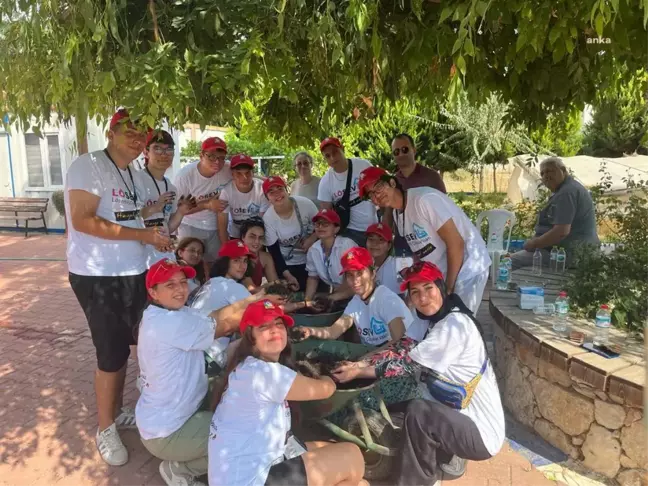 Seferihisar'da Lösev çiftliği kampına katılan öğrenciler Can Yücel Tohum Merkezi'ni ziyaret etti