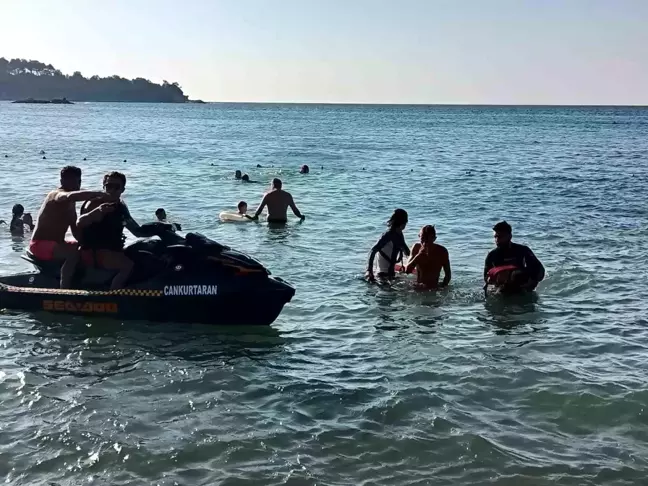 Kocaeli Sahillerinde Artan Boğulma Vakalarına Can Kurtarma Ekipleri Müdahale Ediyor