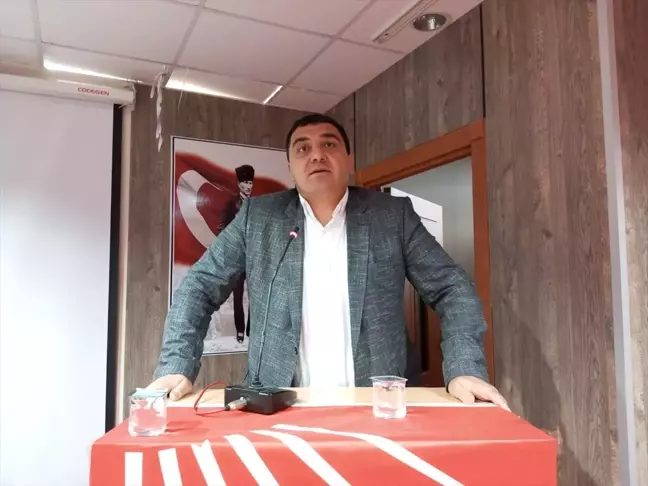 CHP Şarkışla İlçe Başkanlığı Olağan Kongresi'nde Seyit Kayaoğlu yeniden seçildi