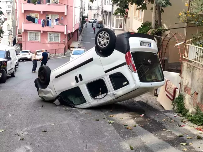 Kağıthane'de freni tutmayan araç takla attı