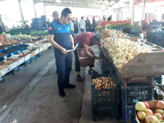 Kütahya Belediyesi Perşembe Pazarı'nda Denetim Yaptı