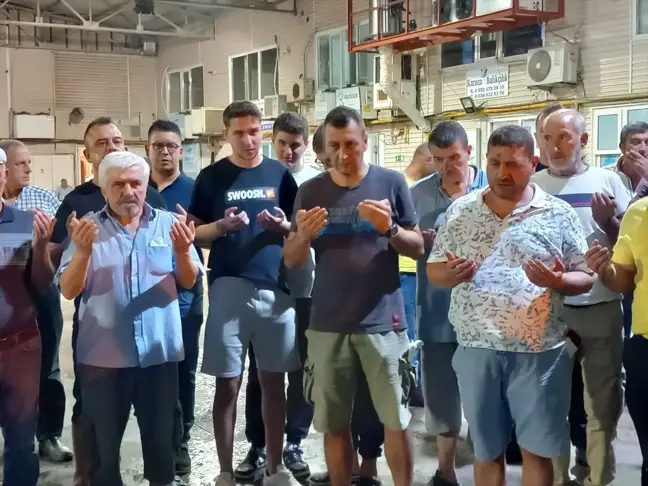 Sezonu dualarla açan Bandırmalı balıkçılar hamsi ve sardalya avladı