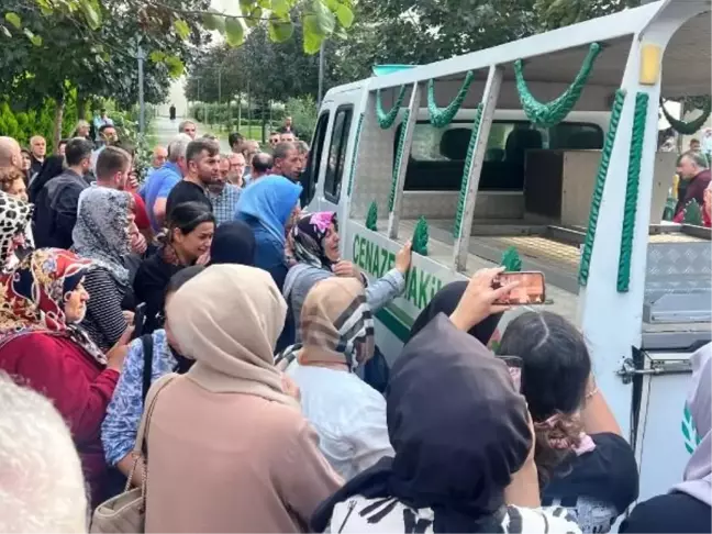 Sel Felaketinde Hayatını Kaybeden Emekli Öğretmenin Cenazesi Defnedilmek Üzere Denizli'ye Gönderildi