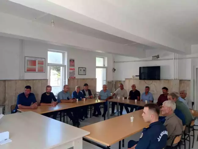 Emirdağ'da köy muhtarlarına güvenlik ve asayiş eğitimi verildi