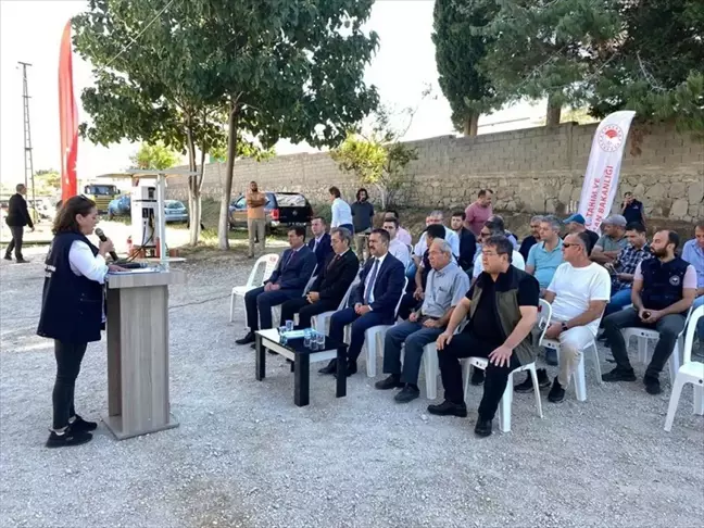 Kumkale'de üreticiye sera naylonu dağıtıldı