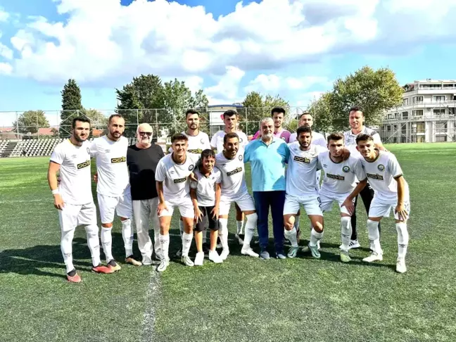 Küçükçekmece Sinop Spor Şampiyonluk Kupasını Aldı