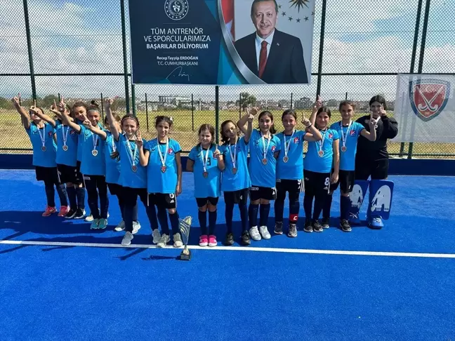 Kırıkkale İl Karması U12 Kızlar Hokey Türkiye Şampiyonası'nda Türkiye Şampiyonu oldu