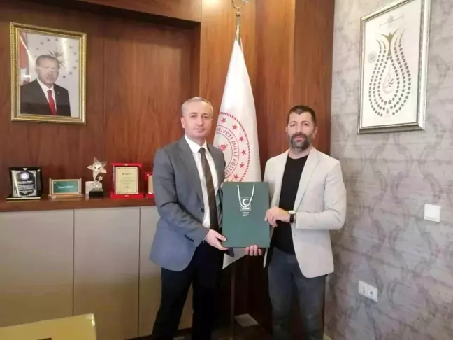 Yeşilay Ağrı Şube Başkanı, İl Milli Eğitim Müdürü ile Bağımlılıkla Mücadele Çalışmalarını Görüştü