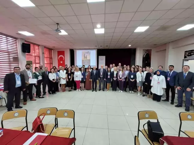 Kırklareli'de 'Türkiye Yüzyılında Mutlu Aile Güçlü Toplum' temalı 'Aile Çalıştayı' yapıldı
