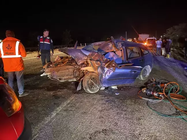 Nevşehir'de Kamyon ile Otomobil Çarpışması: 1 Ölü, 2 Yaralı