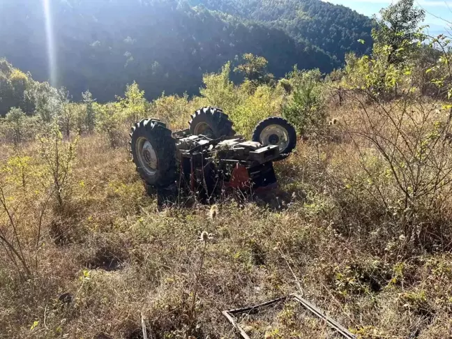 Kastamonu'da traktör devrildi, 2 kişi yaralandı