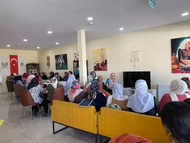 Diyarbakır Yenişehir Belediyesi'nden kadınlara Mevlit Kandili programı
