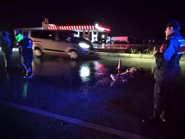 Isparta'da Yolun Karşısına Geçmeye Çalışan Adam Otomobilin Çarpması Sonucu Hayatını Kaybetti