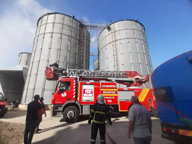 Edirne'de yağ fabrikasında çıkan yangın söndürüldü