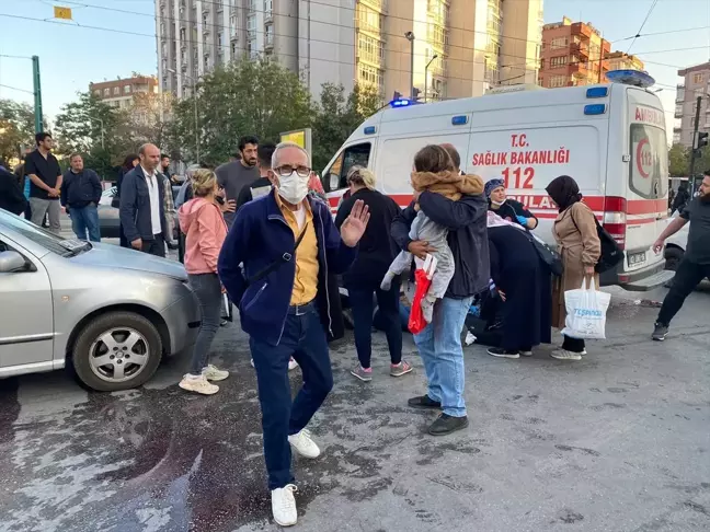 Konya'da otomobil ile motosikletin çarpıştığı kazada 3 kişi yaralandı