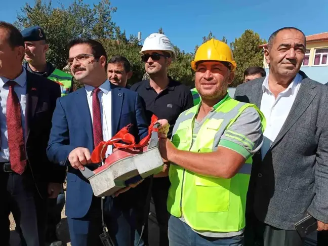 Afyonkarahisar'ın Şuhut ilçesinde Karaadilli Lisesi temel atma töreni gerçekleştirildi
