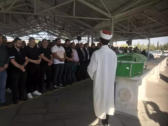 Gaziantep'te ATV motoru ile otomobil çarpışması sonucu hayatını kaybeden gençler toprağa verildi