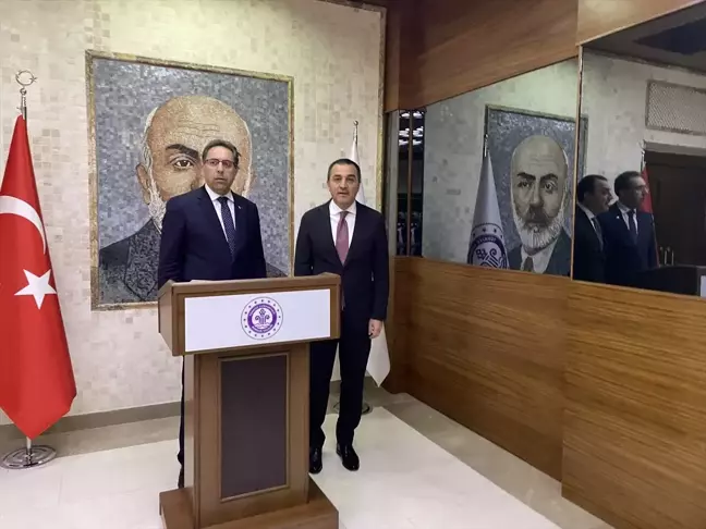Tarım ve Orman Bakan Yardımcısı Ahmet Gümen, hayvancılıkta aile işletmelerini artırmaya yönelik eylem planını açıklayacak